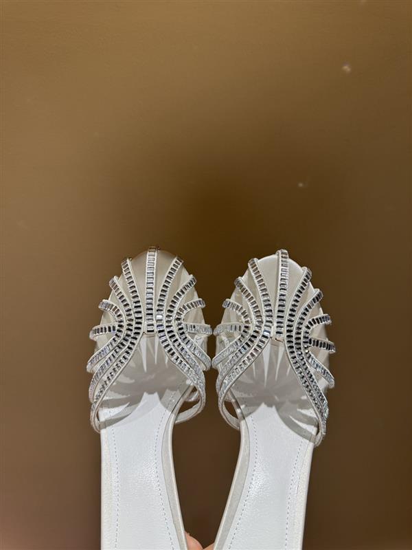 20251128101325223 300